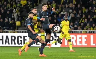 九游娱乐-上海上港今天比赛首发及替补名单