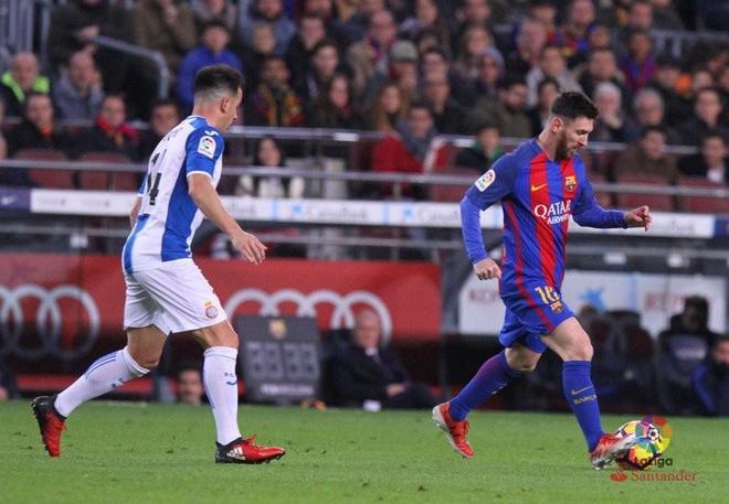 雷军和姚明现场观看cba京沪大战